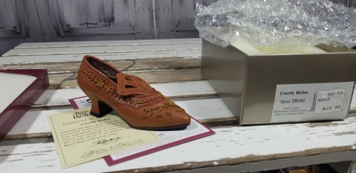 Just the right - right, shoe