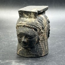 Ancien pilier romain en pierre