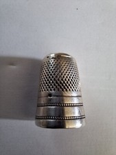 ancien dé à coudre en argent massif