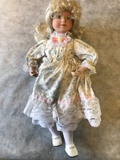 ANCIENNE POUPEE PORCELAINE