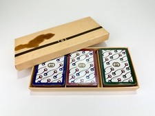 3 jeux de cartes à jouer