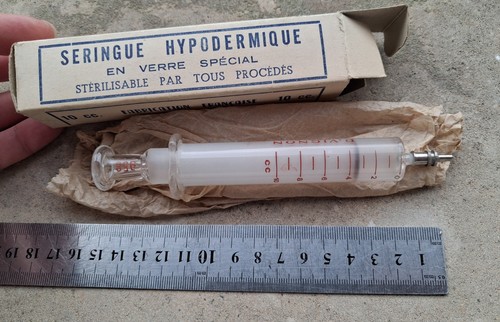 Ancienne seringue hypodermique - ancienne,