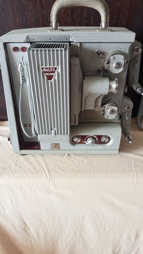 Ancien rétro projecteur - ancien,