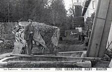 CPA 16 FINE CHAMPAGNE REMY MARTIN LES BARBOTTINS ARRIVEE DES RAISINS AU FOULOIR