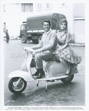 ROCK HUDSON GINA LOLLOBRIGIDA COME SEPTEMBER  1961 PHOTO ORIGINAL SCOOTER VESPA