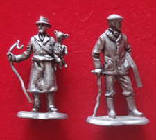 2 PERSONNAGES EN ETAIN -