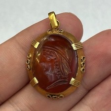 Beau pendentif ancien en or