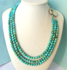 Collier en Turquoise bleu de Perse- 350.Cts- 3 rangs en 6mm