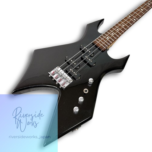 Guitare électrique basse
