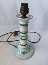 PIED DE LAMPE BOUGEOIR EN PORCELAINE DE PARIS FLEURS PEINTES A LA MAIN H.23CM