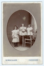 PHOTO CABINET ROUILLER à Vendome, toy jouet instrument musique cerceau tambour