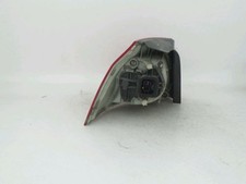 Feu arriere principal droit