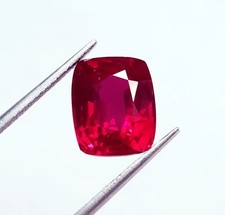 Coussin rubis rouge naturel