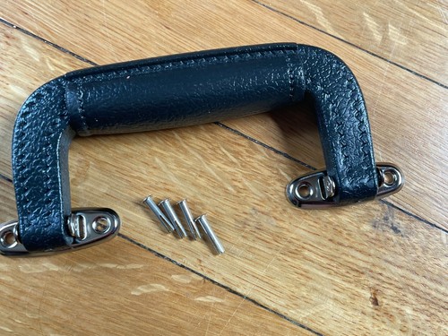 Usa fender case - fender, handle