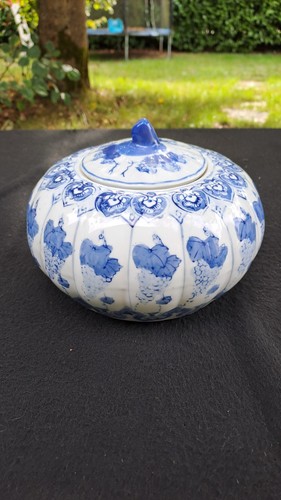 Pot couvert porcelaine bleu - , et