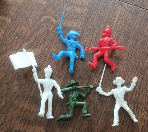 Figurines roche aux - aux,