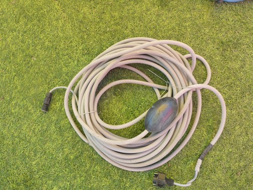 Cable flottant pour robot