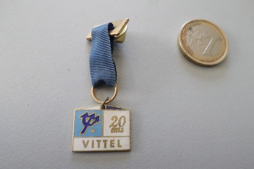 Rare badge pin broche club - rare,