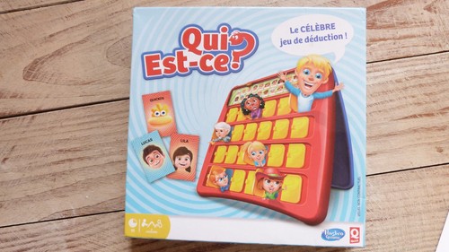Jeu qui est format de - qui,
