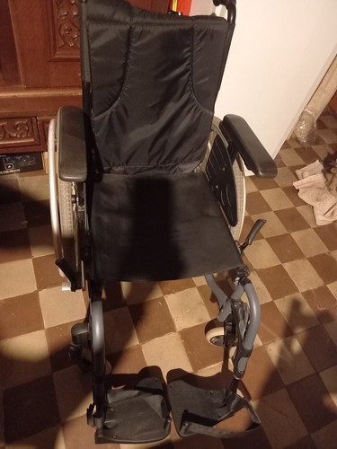 Fauteuil roulant pliant