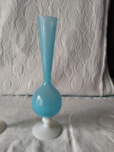 Vase ancien opaline bleue - , en