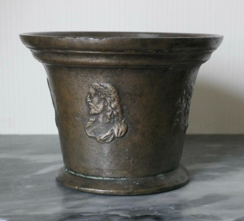 Mortier bronze aux - bronze, profils
