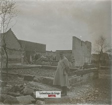Ruines d'un village, guerre