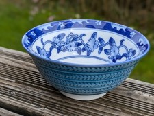 Bol Japonais  en porcelaine / décor floral bleu 