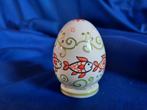 Oeuf son socle - et,