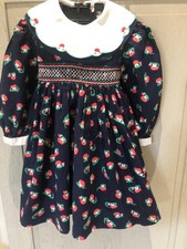 Jolie Robe 18 mois  smocks rebrodés  en 100% coton imprimé sur fond bleu foncé