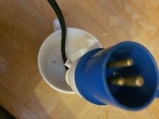 Fiche male 2 + T 16A 220V pour caravane ou remorque 