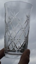 Saint Louis - Verre à orangeade en cristal taillé. Signé 