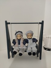 Poupées vintage sur Balançoire Bois