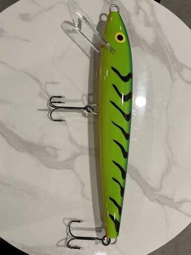 Giant rapala - 24.5”,