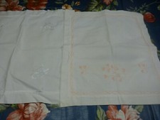 lot 2housses coussins berçeau  blanc,coton brodées ans 60=layette  bébé