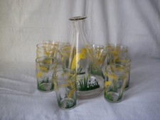 12 verres et une carafe, café