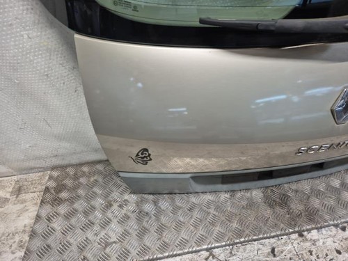 Malle hayon arriere renault - malle/hayon,