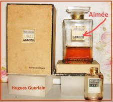 ancien flacon marque gravée