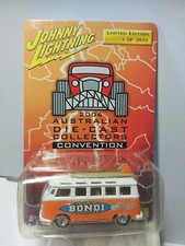 Johnny lightning 1/64 ?? 2006 australian convention VW combi surf van, 1/2832