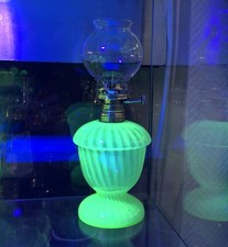 belle lampe à huile en
