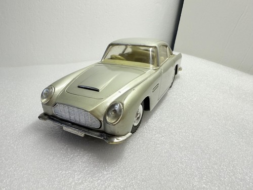 Vieille aston martin db5 - vieille,