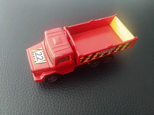 Camion benne basculante - à,