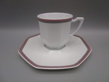 Tasse a café en porcelaine de Limoges, modèle Arpège