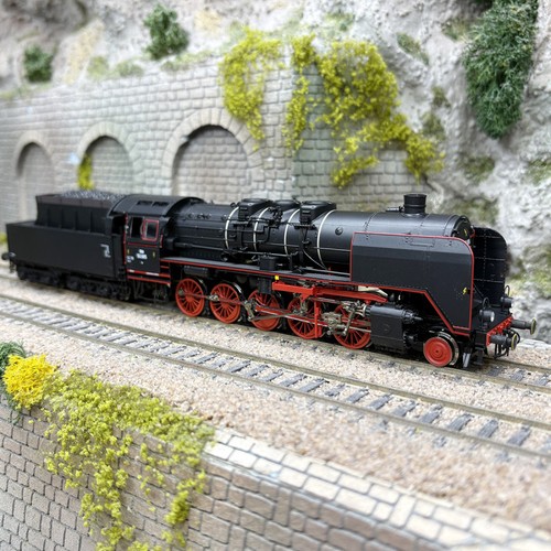 Locomotive vapeur 685 - locomotive,