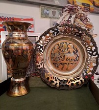 Vase Et Assiette Decoratifs