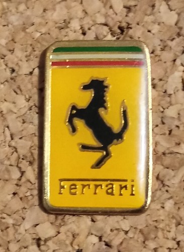 Pin ferrari cheval voiture - pin's,