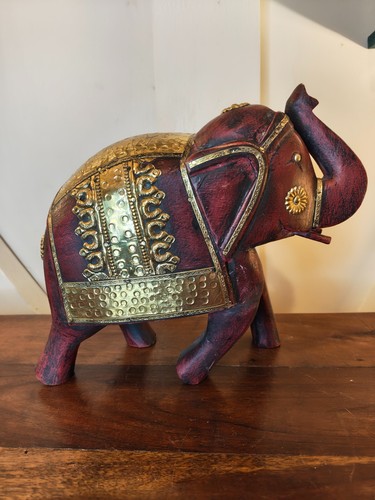 Statue elephant bois rouge - en,