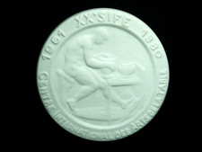 MEDAILLON BISCUIT PORCELAINE