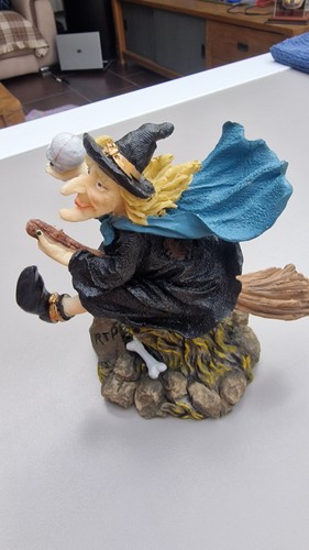 Figurine résine sorcière - figurine,