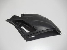 Plastique sous selle droit